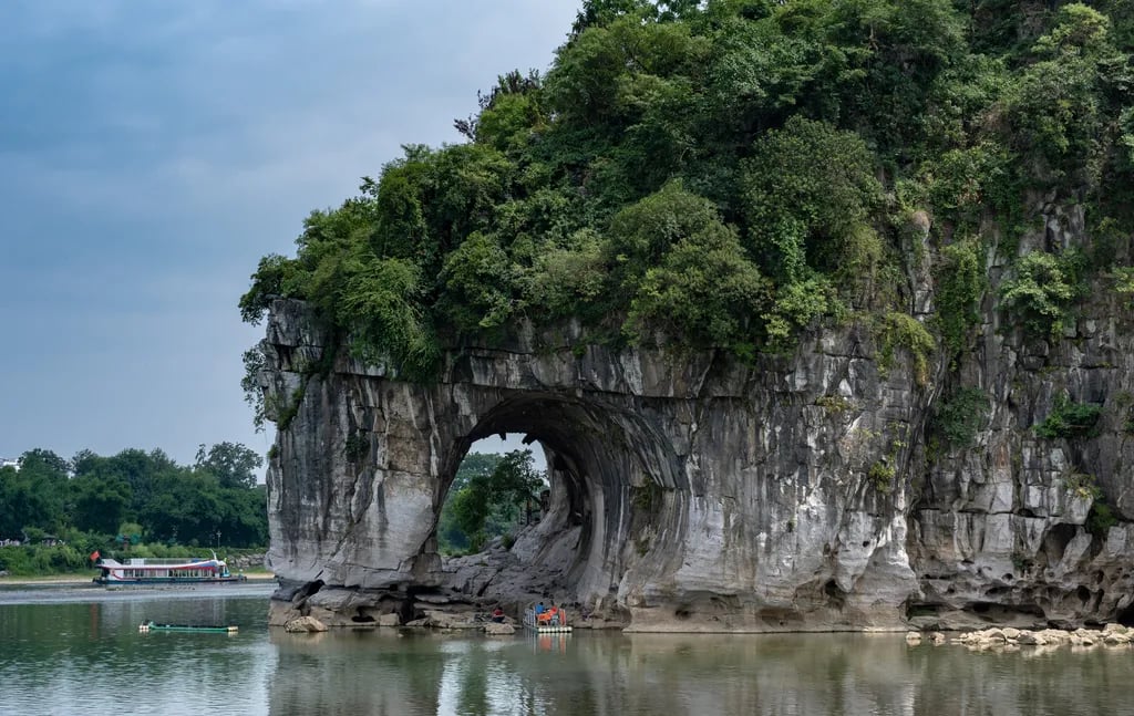 Background image of Guilin, China